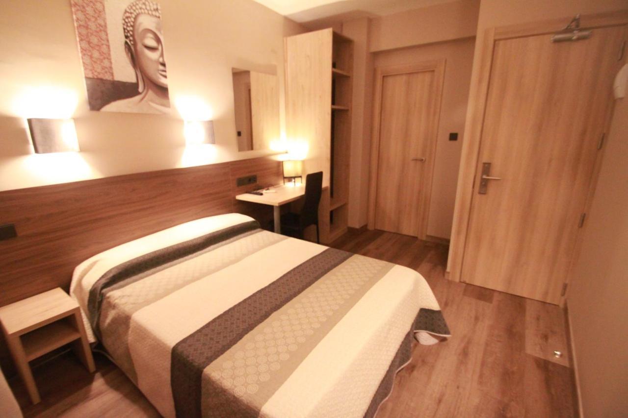 Hotel, H De L'Anton Batea Kültér fotó